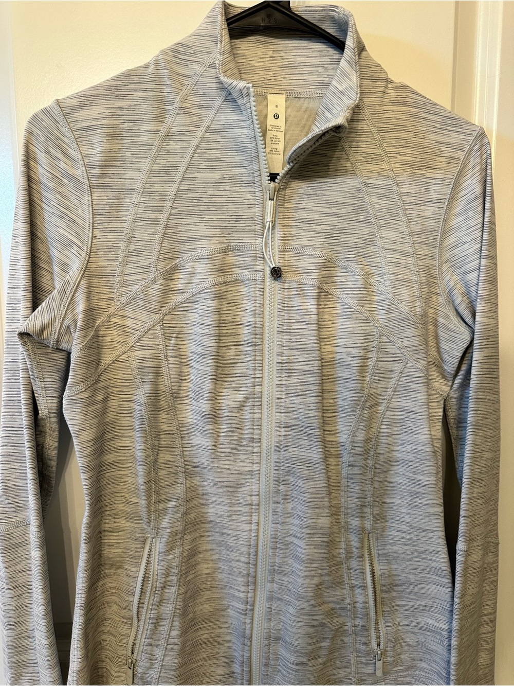 Lululemon Light Gray Full-Zip Women's Jacket - Performance Knit